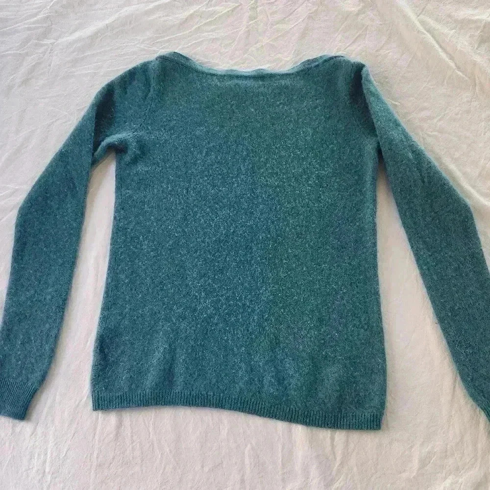 Tahari Pure Luxe 100% Cashmere Sweater Size Small - Picture 2 of 5